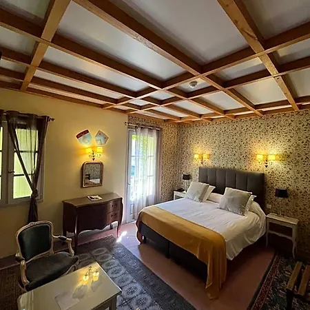 Chateau D'ayres - & 4* Мейрей